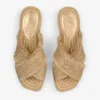 Aciel Sandal Flat Sandaler i vävt guldtyg
