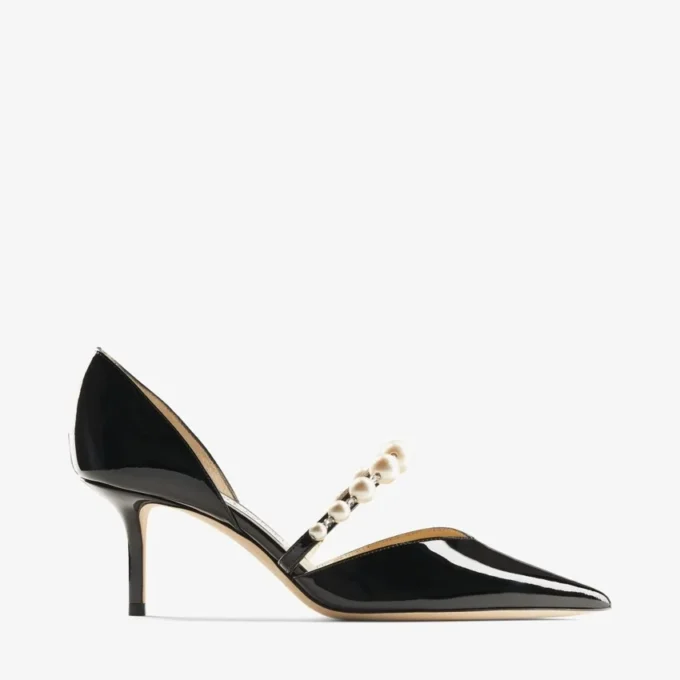Aurelie 65 svarta pumps i lackläder med spetsig tå och pärldekor Aurelie 65 svarta pumps i lackläder med spetsig tå och pärldekor