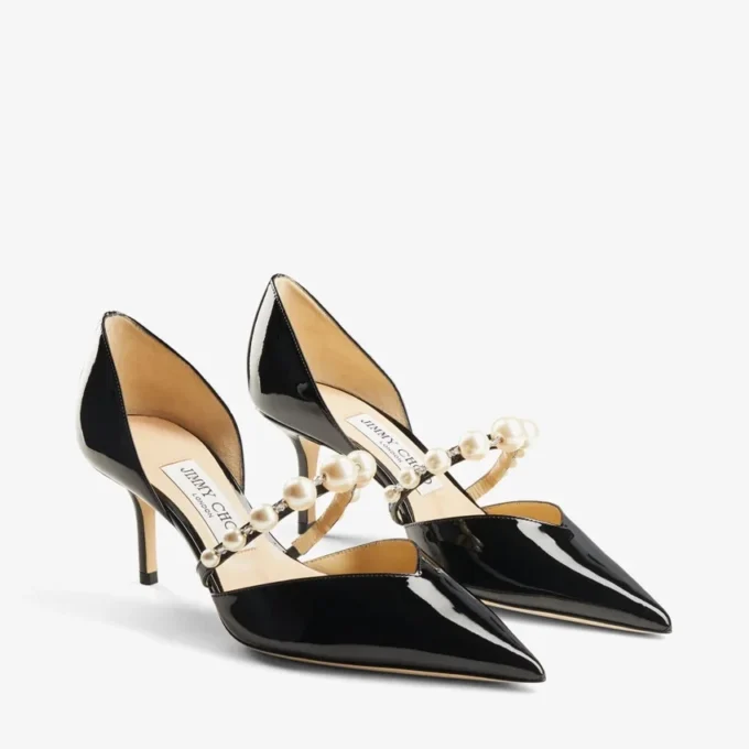 Aurelie 65 svarta pumps i lackläder med spetsig tå och pärldekor Aurelie 65 svarta pumps i lackläder med spetsig tå och pärldekor