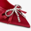 Auria 70 rubinröda satinpumps med satin- och kristallrosett Auria 70 rubinröda satinpumps med satin- och kristallrosett