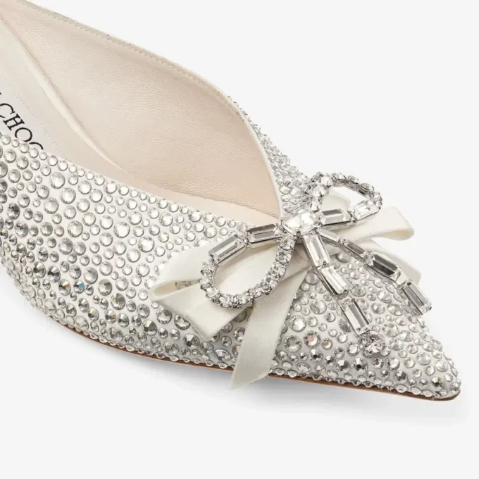 Auria Mule 50 Mule i elfenbensfärgad satin och Princess-kristaller med rosett