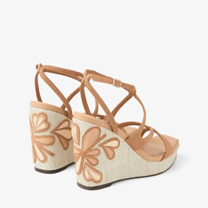 Ayla 110 Toffee och naturfärgad mix av mocka och nappaläder med kilklackar i fin raffia