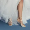 Azia 95 Pumps i elfenbensfärgad satin med kristallutsmyckning