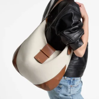 Bar Hobo Medium axelväska i natur- och beigefärgat återvunnet canvas med läderdetaljer i Biker-stil
