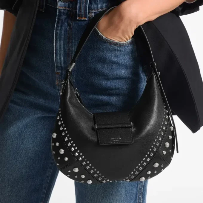 Bar Hobo Small Svart bikerläder-axelväska med pärlknappar Bar Hobo Small Svart bikerläder-axelväska med pärlknappar