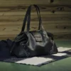 Bar Holdall Large Svart mjukkalvskinnsväska med texturerade stjärnor