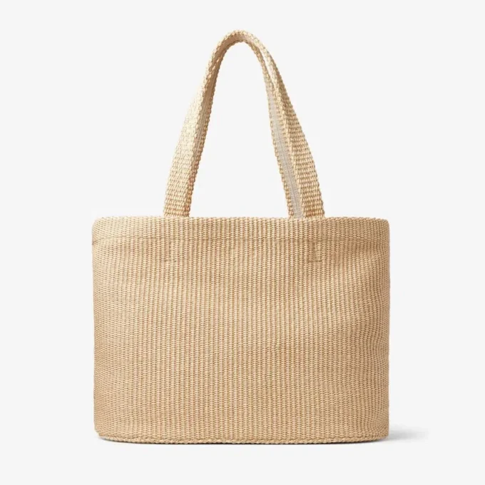 Beach Tote East-West Naturlig raffia-broderad tote-väska Beach Tote East-West Naturlig raffia-broderad tote-väska