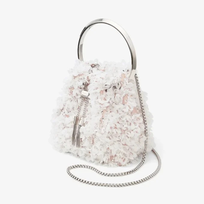 Bon Bon-hinkväska i elfenbensfärgad satin med broderade blomblad