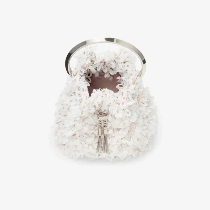 Bon Bon-hinkväska i elfenbensfärgad satin med broderade blomblad