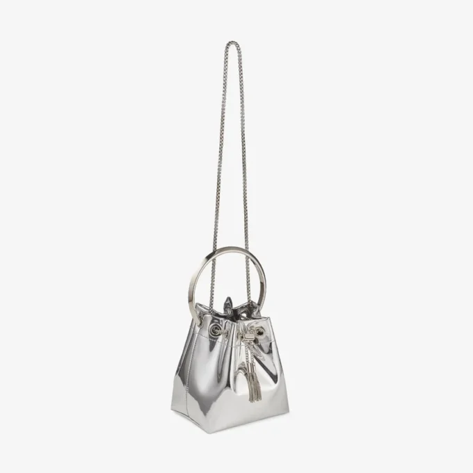 Bon Bon mini-väska i silverfärgat spegeltyger med metallhandtag Bon Bon mini-väska i silverfärgat spegeltyger med metallhandtag