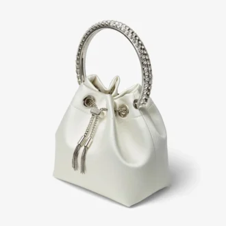 bon bon vska i elfenbensfrgad satin med kristallhandtag 2 330x330 - Bon Bon-v&auml;ska i elfenbensf&auml;rgad satin med kristallhandtag
