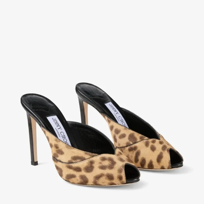 Brigitte Mule 100 Mules i naturligt ponnyskinn med leopardmönster Brigitte Mule 100 Mules i naturligt ponnyskinn med leopardmönster