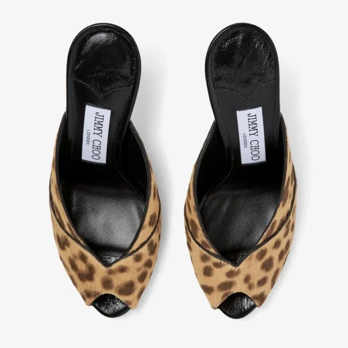 Brigitte Mule 100 Mules i naturligt ponnyskinn med leopardmönster Brigitte Mule 100 Mules i naturligt ponnyskinn med leopardmönster