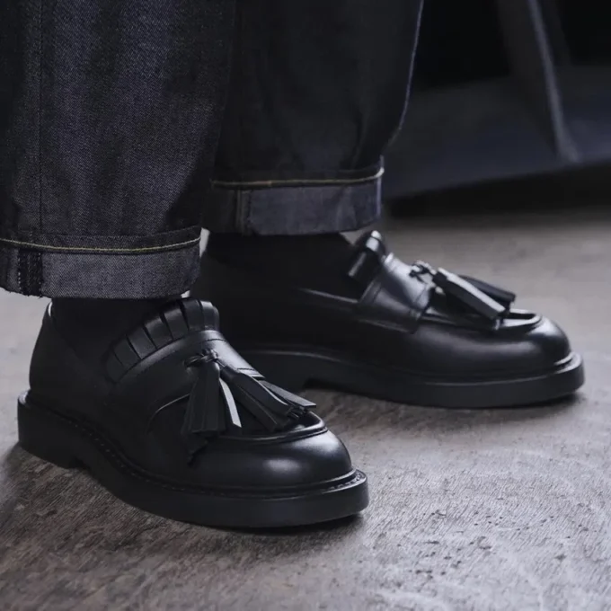 Buff Loafer med fransar Loafers i svart boxkalvskinn
