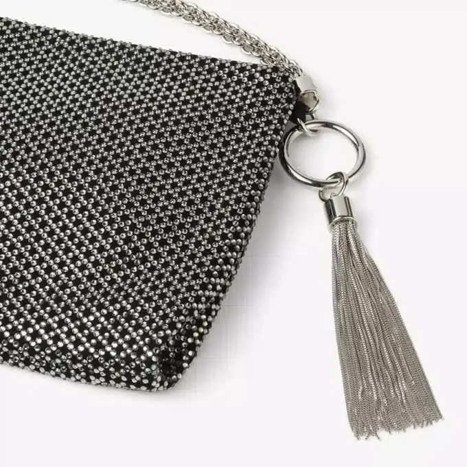 Callie svart diamantmönster med kristallhotfix på mocka-clutch