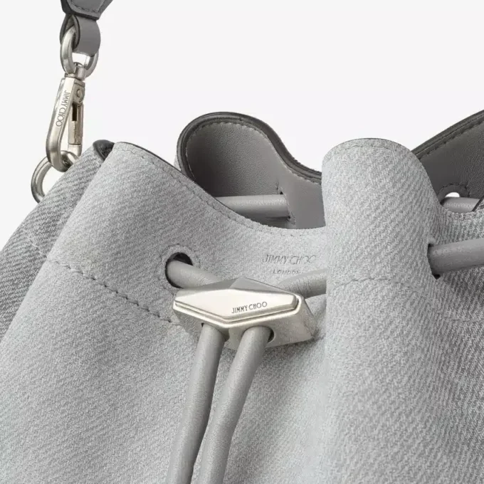Cinch Medium Dove Suede Denim och Smooth Calf Leather axelväska Cinch Medium Dove Suede Denim och Smooth Calf Leather axelväska