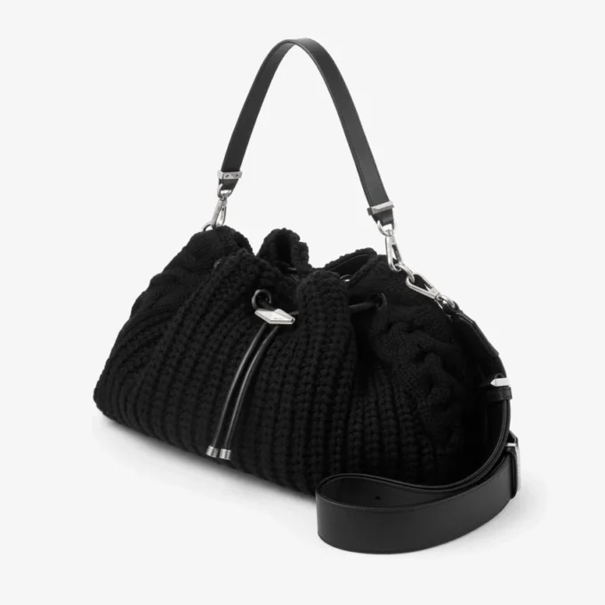Cinch Medium svart stickad axelväska i ull Cinch Medium svart stickad axelväska i ull