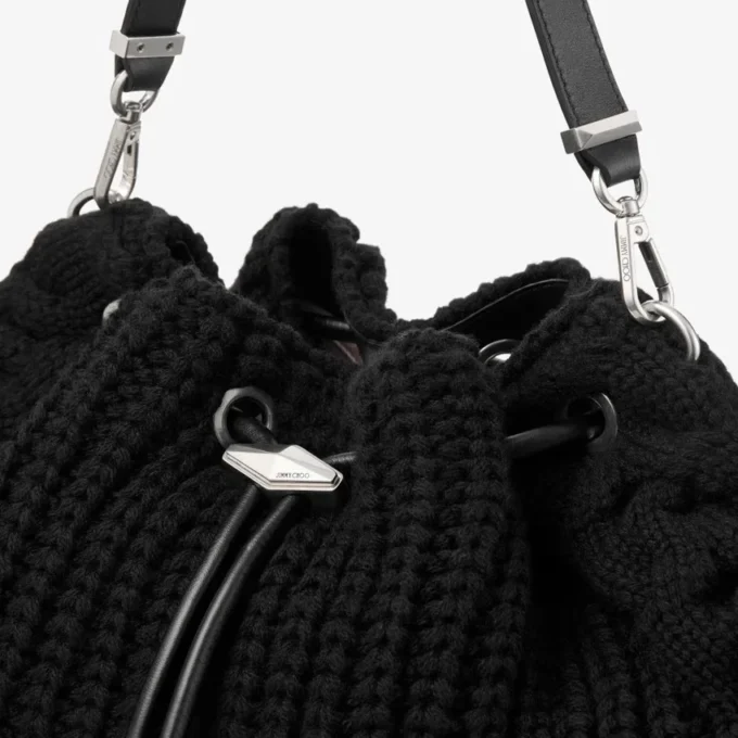 Cinch Medium svart stickad axelväska i ull Cinch Medium svart stickad axelväska i ull