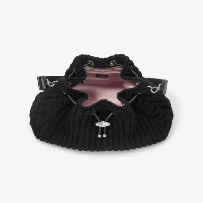 Cinch Medium svart stickad axelväska i ull Cinch Medium svart stickad axelväska i ull