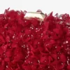 Cloud rubinröd satinclutch med broderade blomblad Cloud rubinröd satinclutch med broderade blomblad