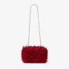 Cloud rubinröd satinclutch med broderade blomblad Cloud rubinröd satinclutch med broderade blomblad