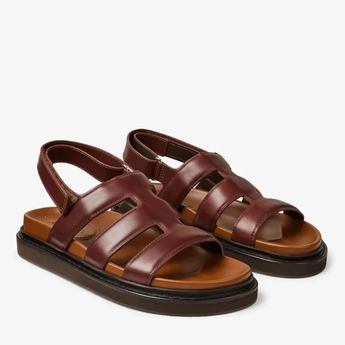 Cove-sandal Sandaler i vaxat kalvskinn i kastanjebrunt Cove-sandal Sandaler i vaxat kalvskinn i kastanjebrunt