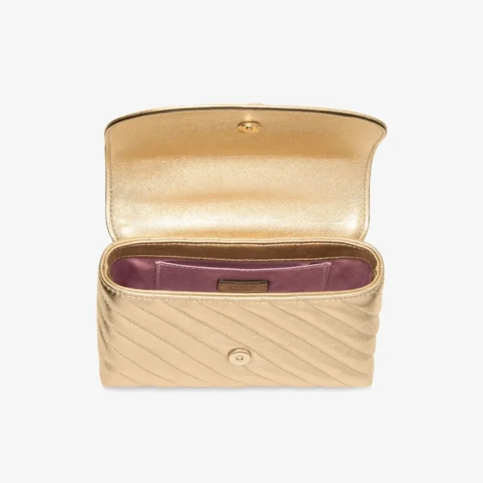 Curve Cross Body Small Guld Quiltad Metallic Nappa Läder Crossbody-väska Curve Cross Body Small Guld Quiltad Metallic Nappa Läder Crossbody-väska