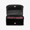 Curve Cross Body Small Svart quiltad crossbody-väska i sammet med kristall-Jc-bar Curve Cross Body Small Svart quiltad crossbody-väska i sammet med kristall-Jc-bar