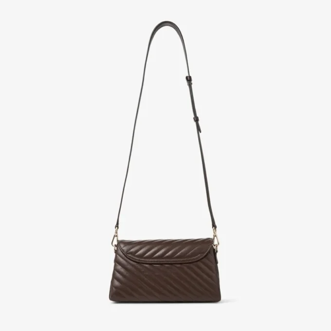 Curve Top Handle Chokladfärgad quiltad axelväska i bikerläder med pärldekorationer