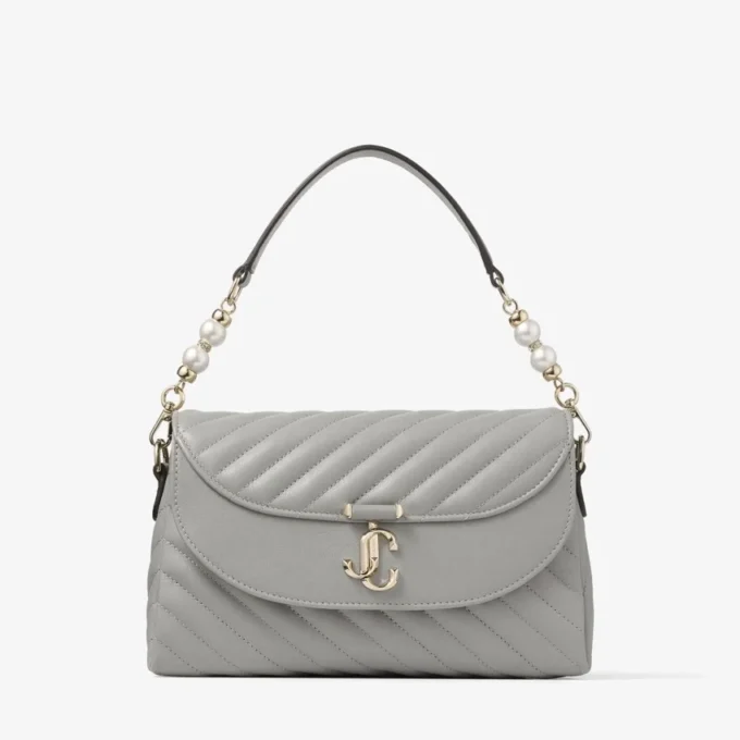 Curve Top Handle Dove Quilted Biker Leather Top Handle Bag med pärldetaljer Curve Top Handle Dove Quilted Biker Leather Top Handle Bag med pärldetaljer