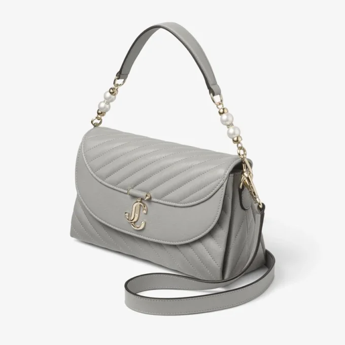 Curve Top Handle Dove Quilted Biker Leather Top Handle Bag med pärldetaljer Curve Top Handle Dove Quilted Biker Leather Top Handle Bag med pärldetaljer