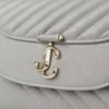 Curve Top Handle Dove Quilted Biker Leather Top Handle Bag med pärldetaljer Curve Top Handle Dove Quilted Biker Leather Top Handle Bag med pärldetaljer