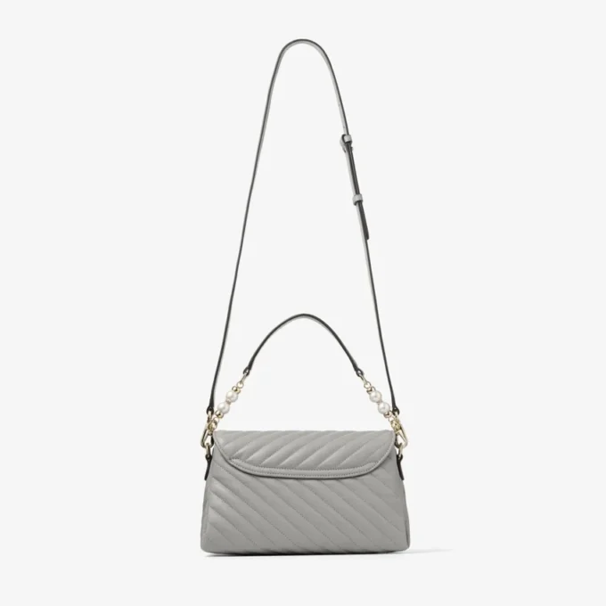 Curve Top Handle Dove Quilted Biker Leather Top Handle Bag med pärldetaljer Curve Top Handle Dove Quilted Biker Leather Top Handle Bag med pärldetaljer