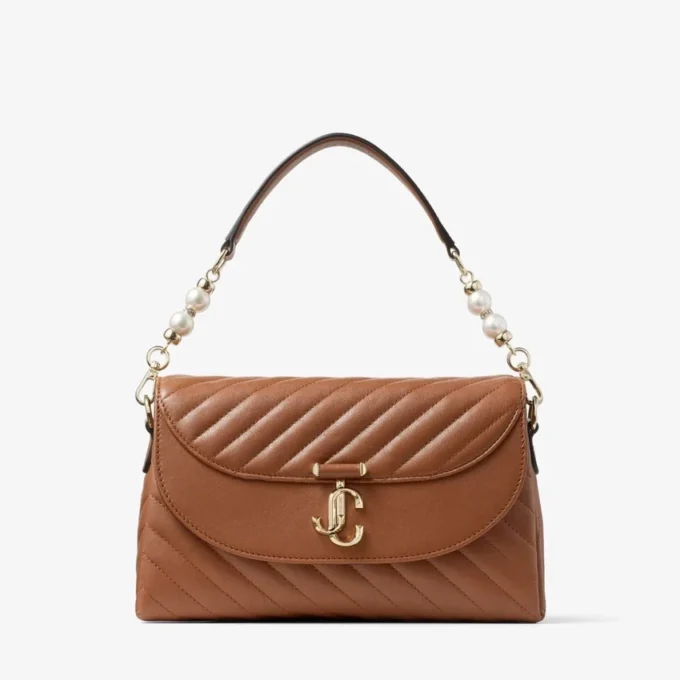Curve Top Handle Tan Quilted Biker Leather Top Handle Bag med pärldetaljer Curve Top Handle Tan Quilted Biker Leather Top Handle Bag med pärldetaljer