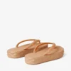 Diamond-flip-flops Karamellfärgade flip-flops i gummi Diamond-flip-flops Karamellfärgade flip-flops i gummi