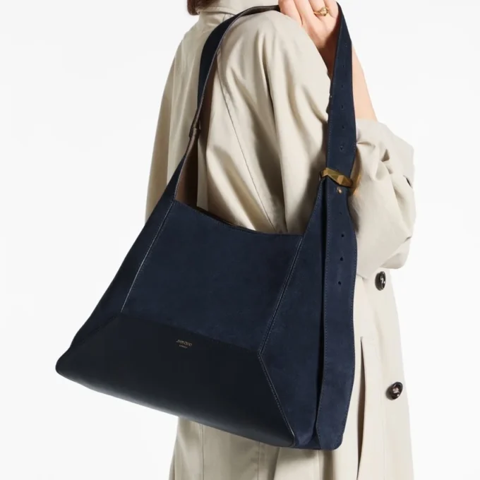 Diamond Hobo Medium marinblå axelväska i mocka Diamond Hobo Medium marinblå axelväska i mocka