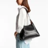 Diamond Hobo Medium svart läderaxelväska