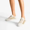 Diamond Light Flex F Guld- och lattefärgad lädermix och metallicvävda mesh-sneakers Diamond Light Flex F Guld- och lattefärgad lädermix och metallicvävda mesh-sneakers
