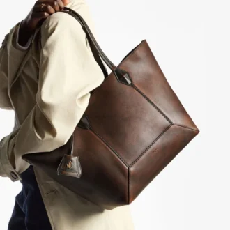 Diamond Tote Medium Cognac Tote-väska i slätt kalvskinn