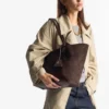 Diamond Tote Medium kaffefärgad mockaväska