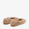 Eleri Ballerina Toffee-färgade ballerinapumps i shearling med pärlcharm