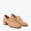 Eliot Slipper 45 F tofféfärgade mockaslippers med öljetter