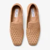 Eliot Slipper F Toffee-färgade mockaslippers med öljetter