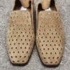 Eliot Slipper F Toffee-färgade mockaslippers med öljetter