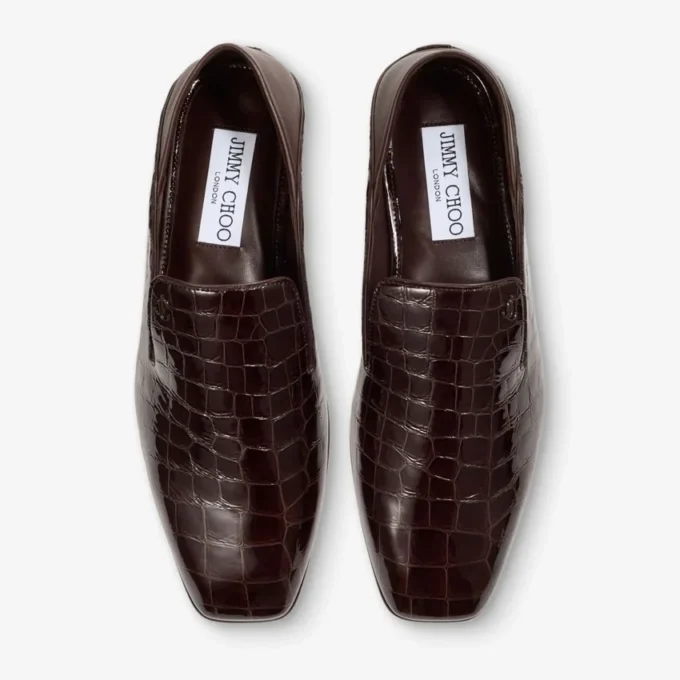 Eliot Slipper Herrtofflor i Sambuco-läder med krokodilprägling Eliot Slipper Herrtofflor i Sambuco-läder med krokodilprägling