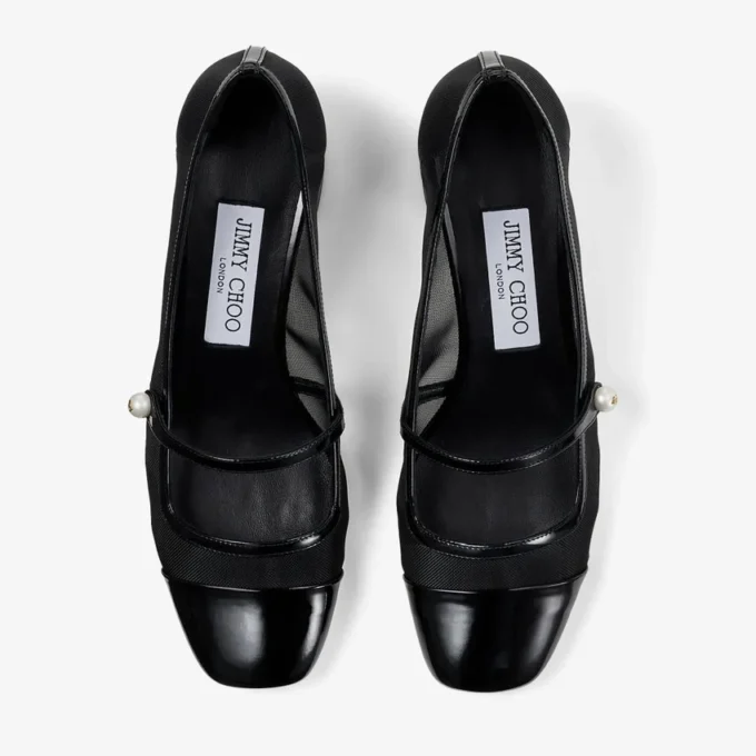 Elisa 45 svarta pumps i lack och mesh