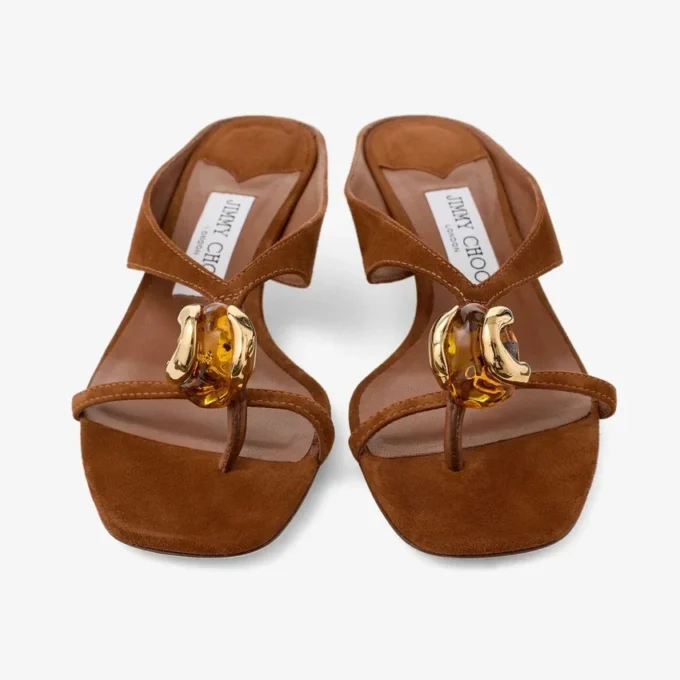 Emeri Stone 35 sandaler i tanfärgat mocka med stendetaljer