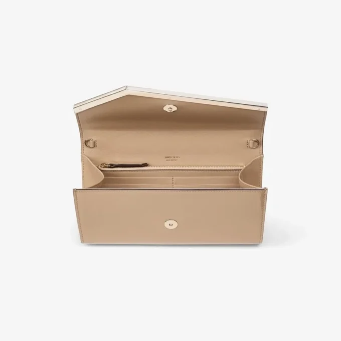Emmie Chai-clutch i lackläder Emmie Chai-clutch i lackläder