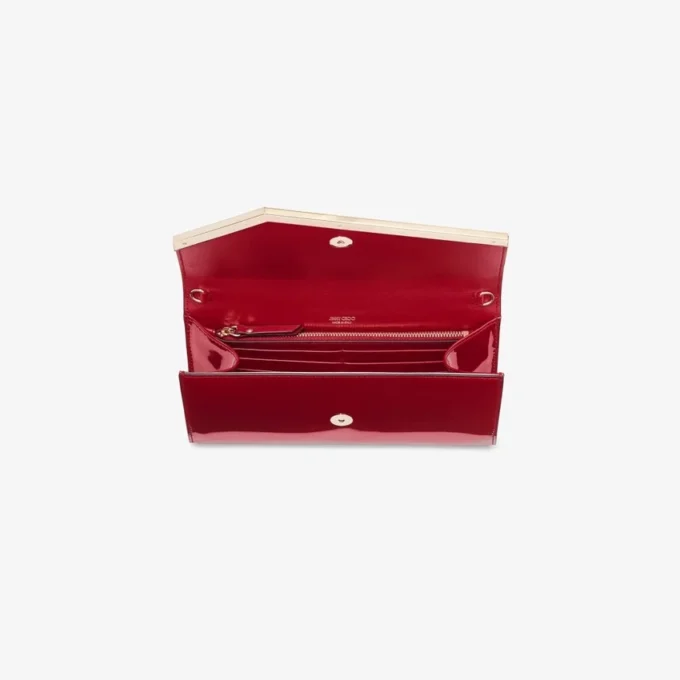Emmie Ruby Red Clutch i lackläder Emmie Ruby Red Clutch i lackläder