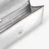 Emmie silverfärgad spegeltygsklutch Emmie silverfärgad spegeltygsklutch